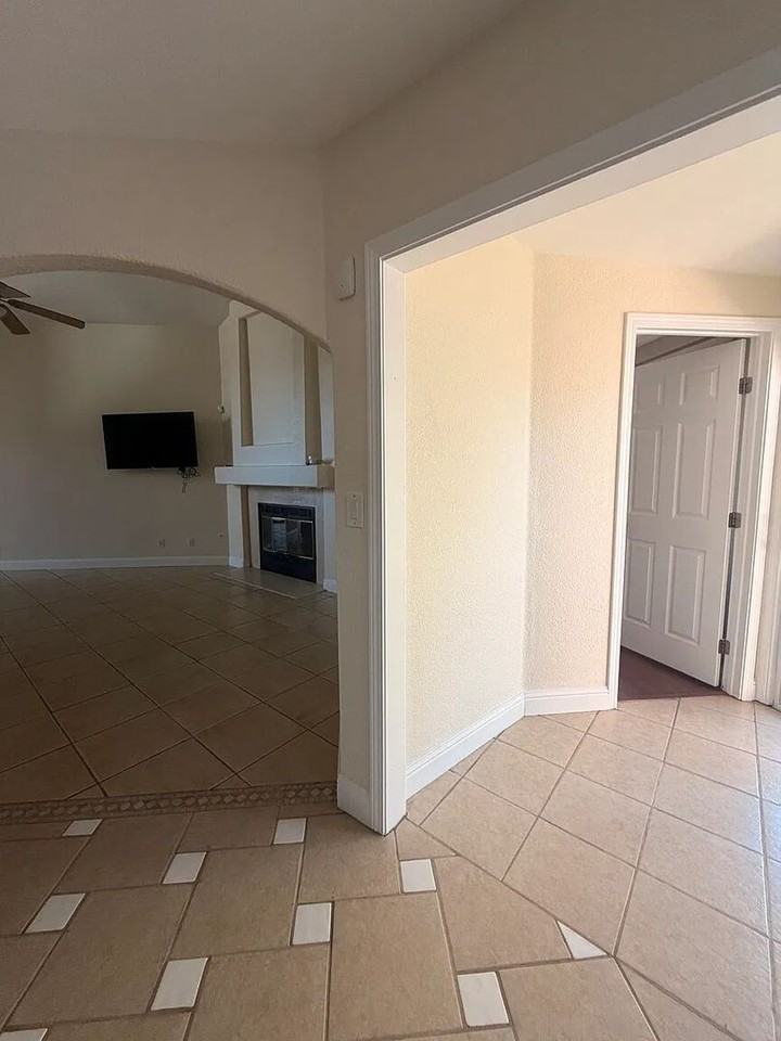 3151 Andre Ln - Photo 7 of 25