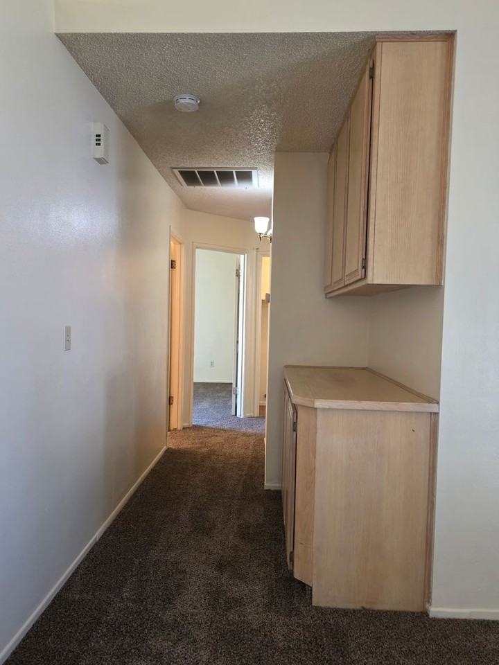 6600 Hazelnut Ct - Photo 7 of 18