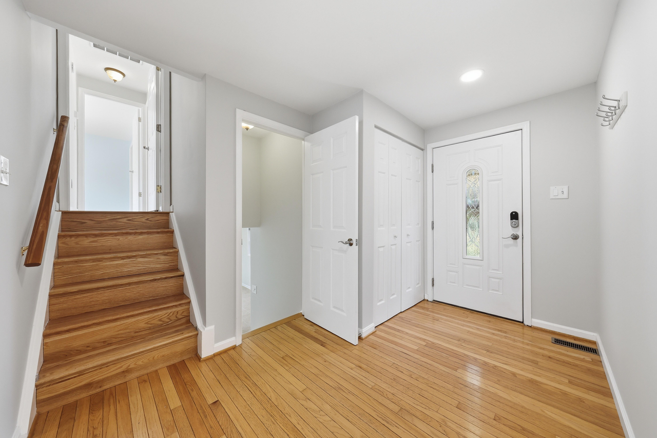 6113 Elaine Dr - Photo 2 of 31