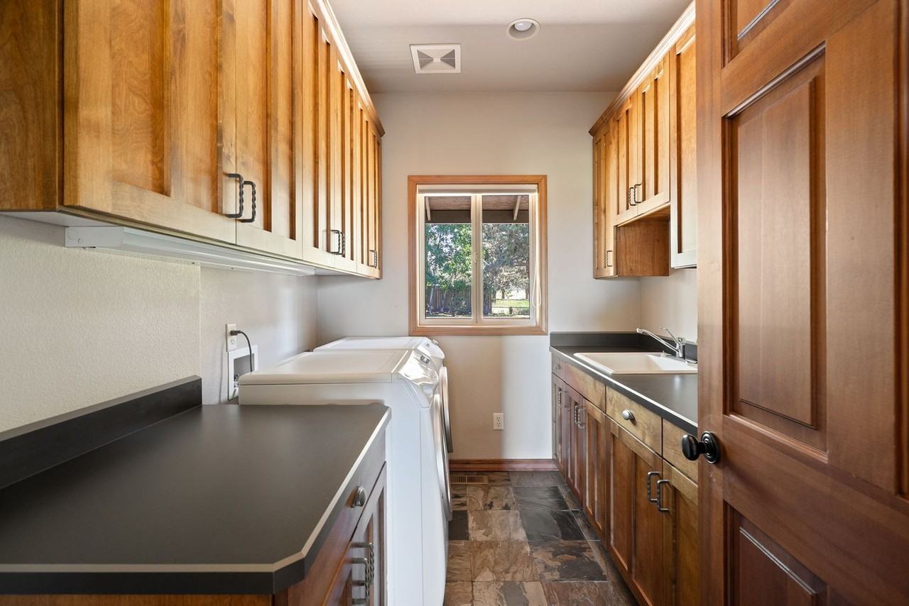 6900 Ne 1st St - Photo 5 of 15
