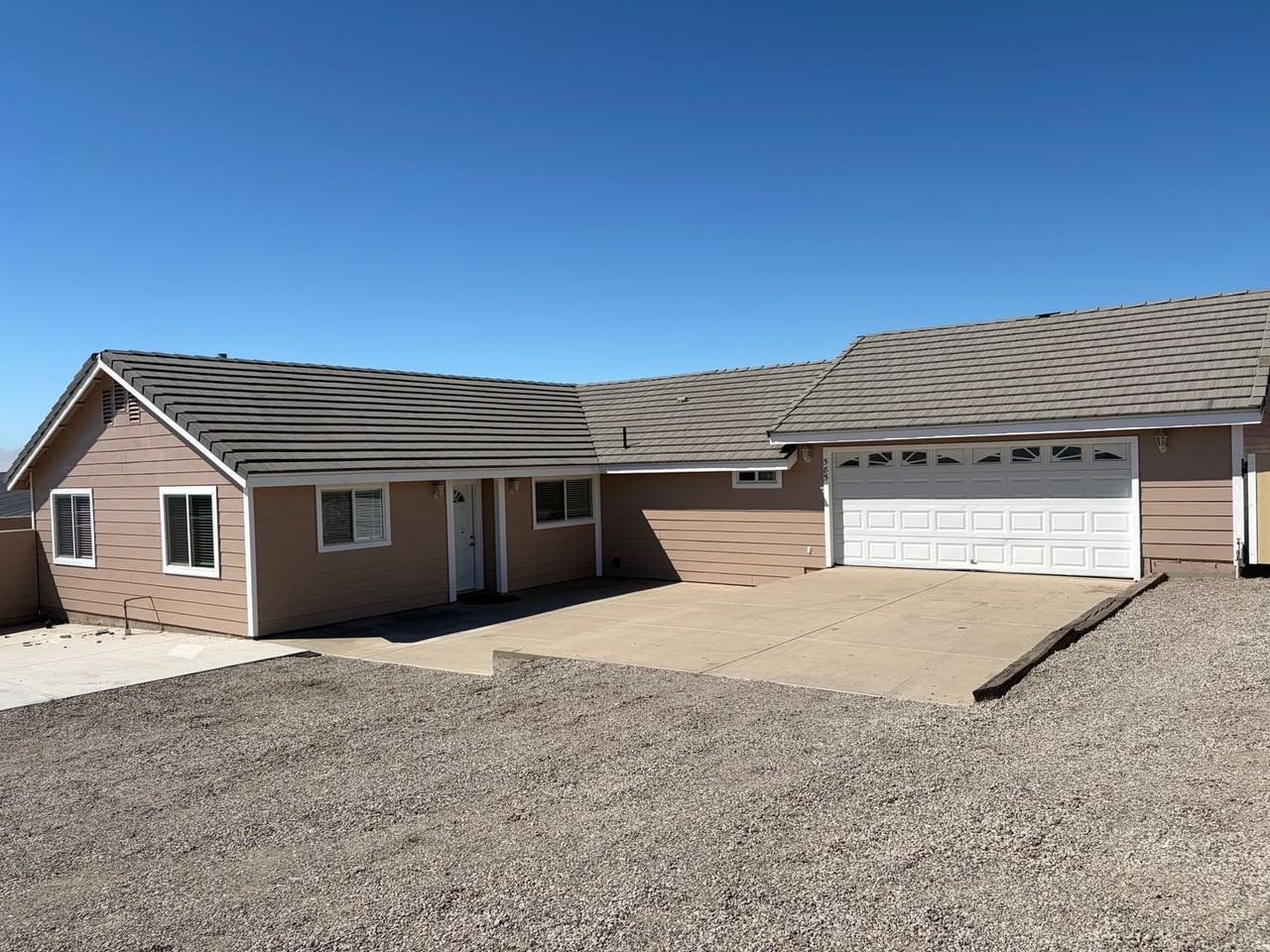 585 Highland Hills Rd - Photo 2 of 16