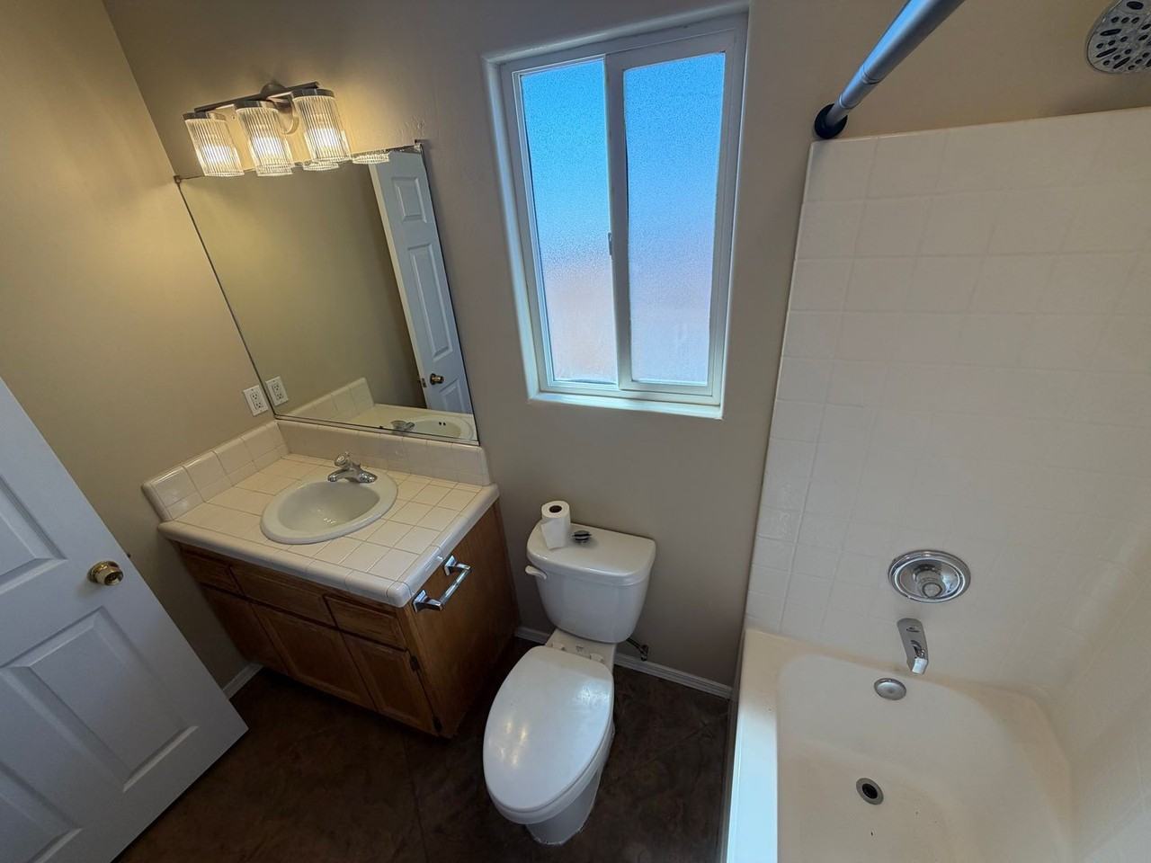 585 Highland Hills Rd - Photo 7 of 16