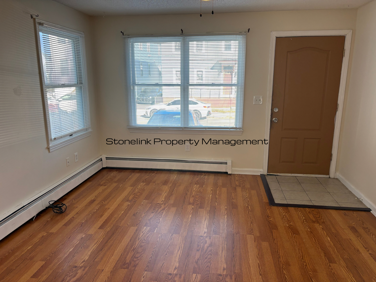 104 Sisson St - Photo 3 of 11
