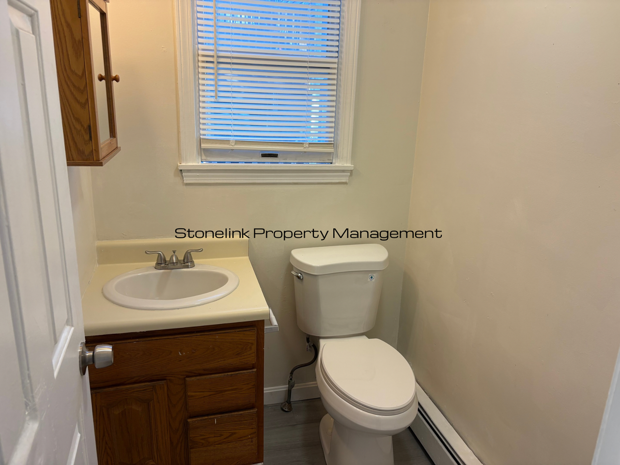 104 Sisson St - Photo 4 of 11