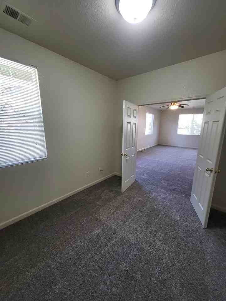 502 La Quinta Ct - Photo 5 of 10