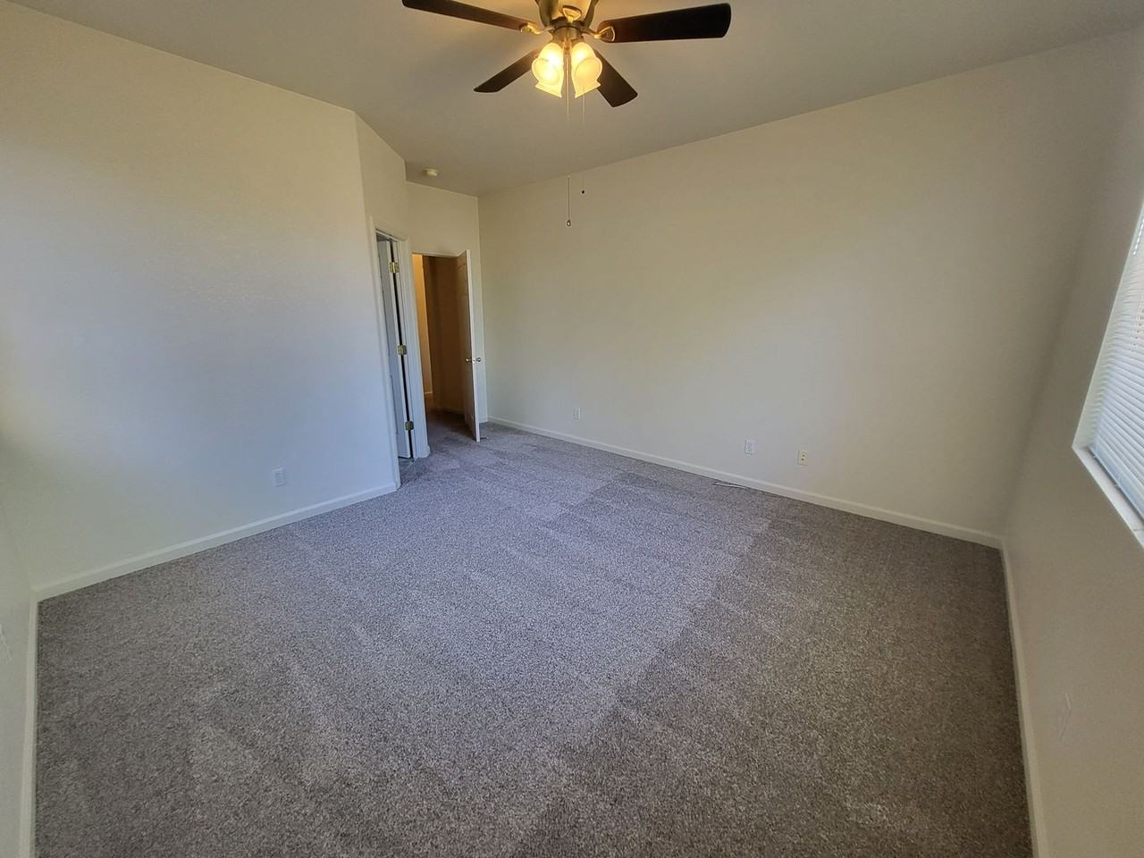 502 La Quinta Ct - Photo 6 of 10