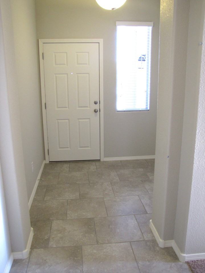 3904 Dynamite Rd Ne - Photo 5 of 30
