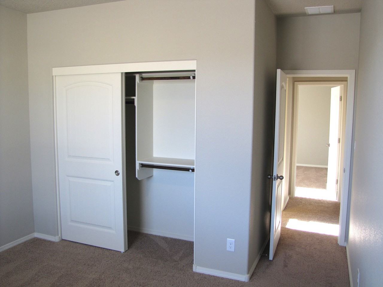 3904 Dynamite Rd Ne - Photo 5 of 19