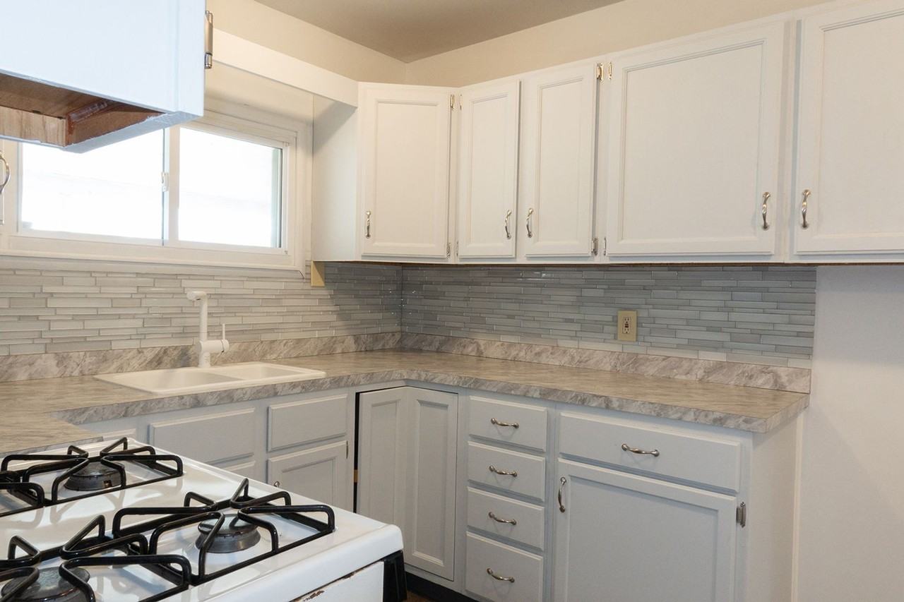 4114 Woodmere Dr - Photo 3 of 17