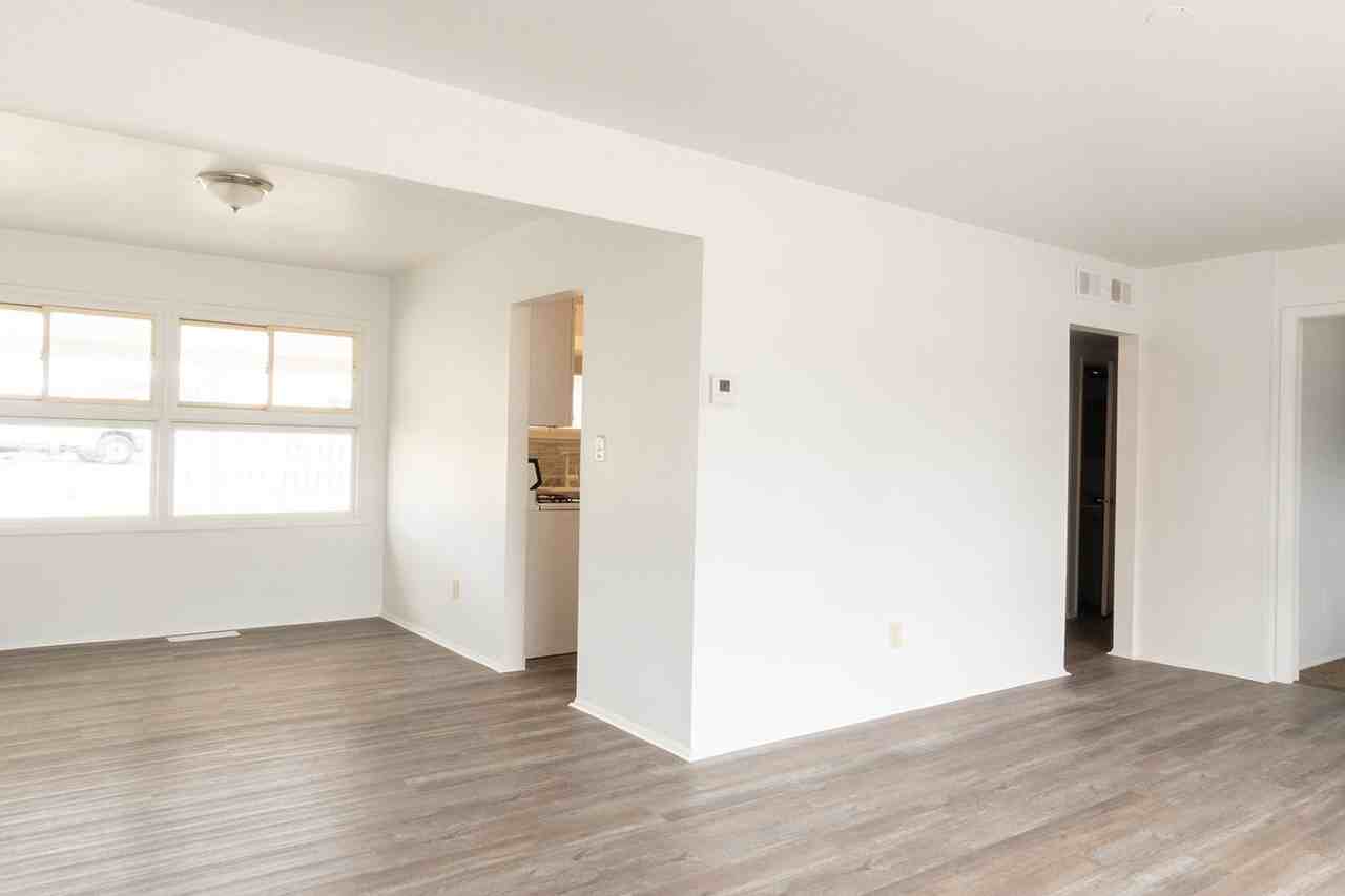 4114 Woodmere Dr - Photo 4 of 17