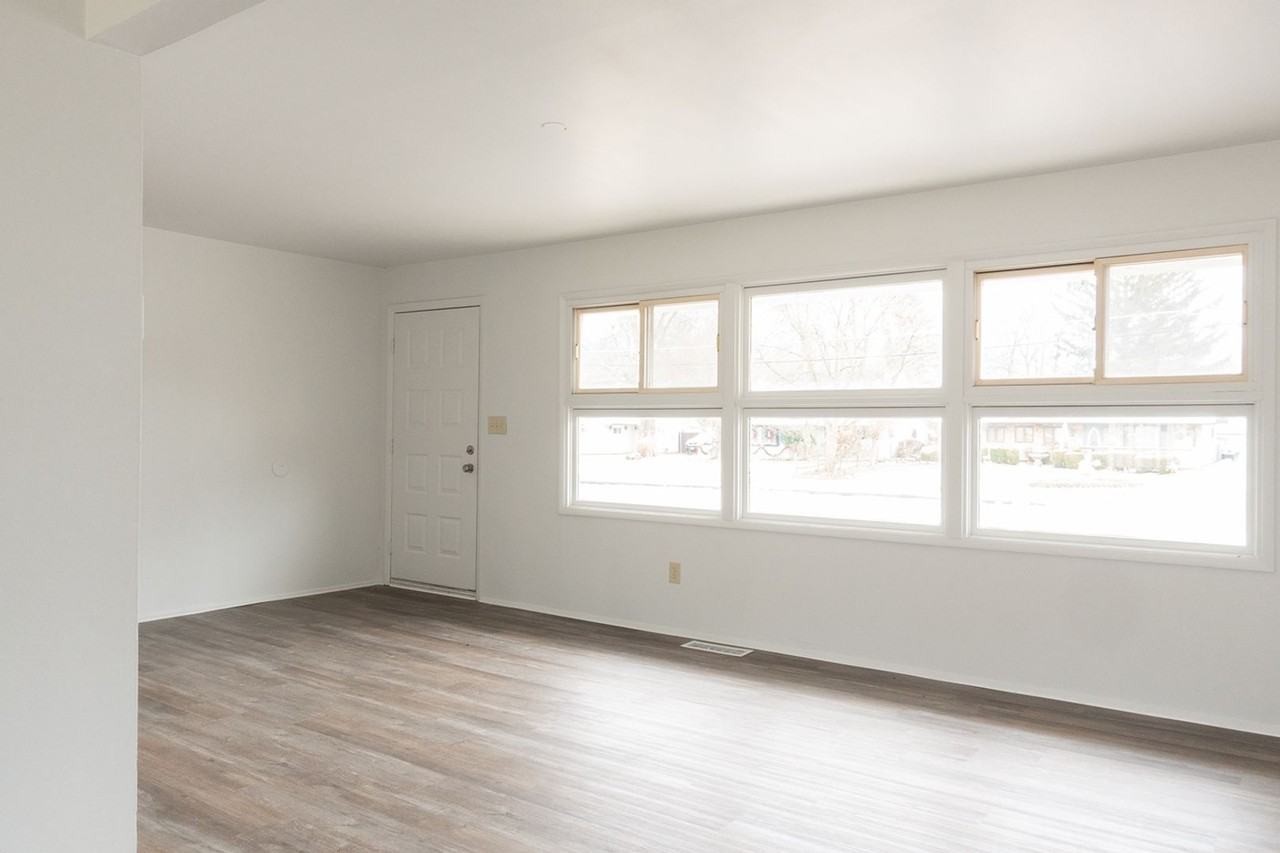 4114 Woodmere Dr - Photo 5 of 17