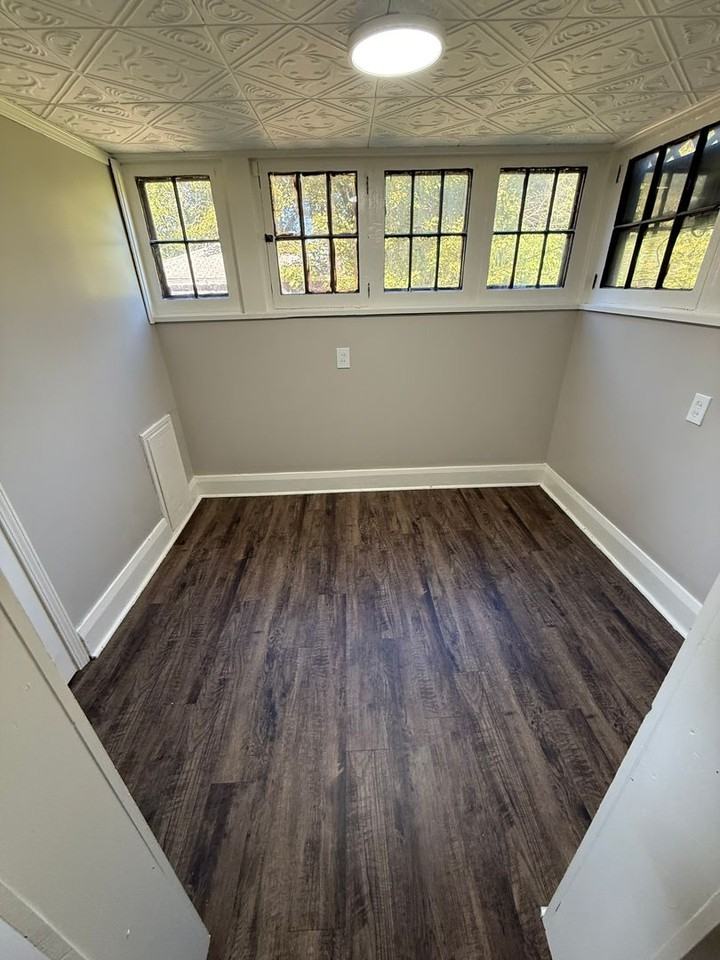 422 Norwood Ave - Photo 5 of 26