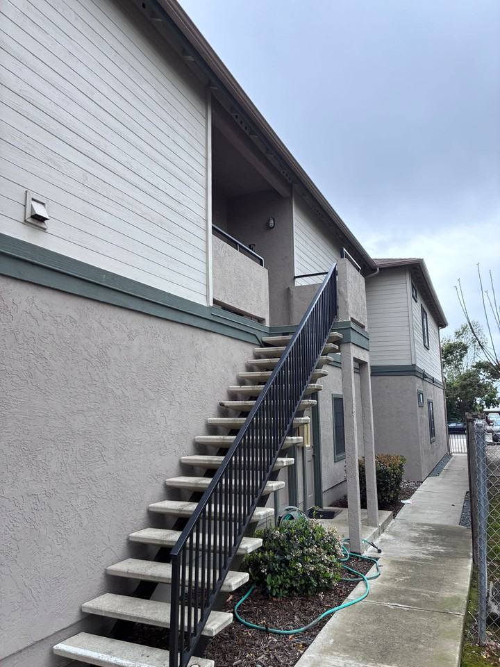 535 Glover Ave - Photo 3 of 6