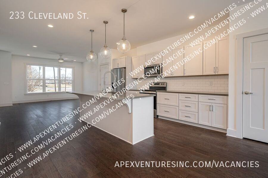 233 Cleveland St - Photo 2 of 16