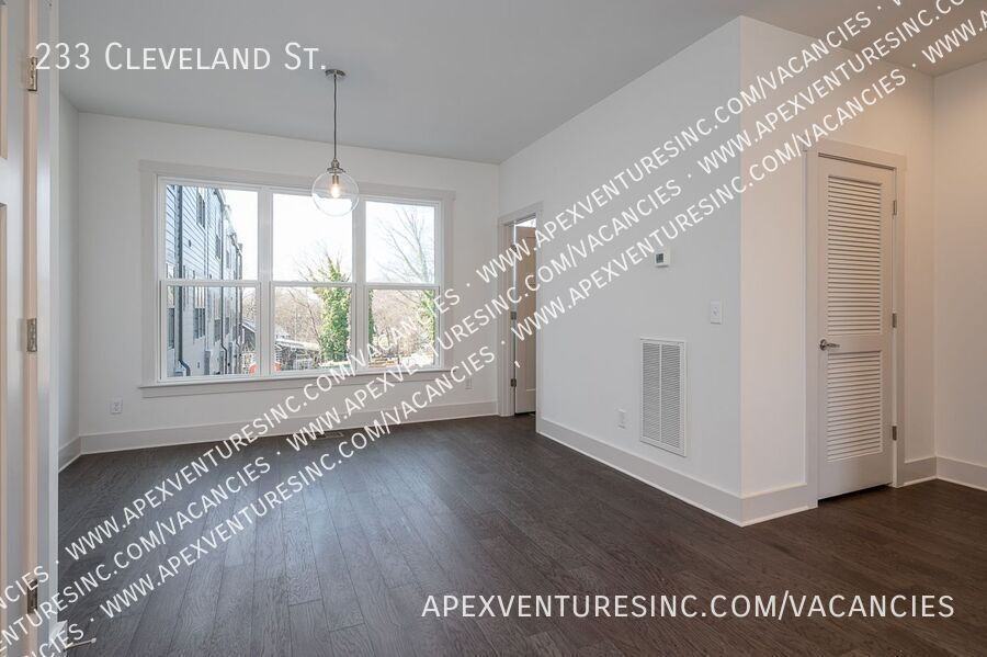 233 Cleveland St - Photo 4 of 16
