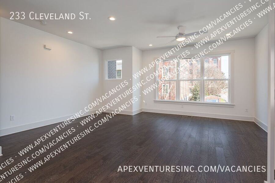 233 Cleveland St - Photo 5 of 16