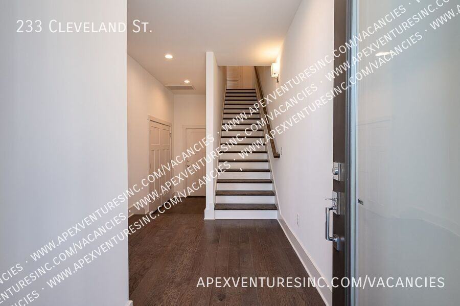 233 Cleveland St - Photo 6 of 16