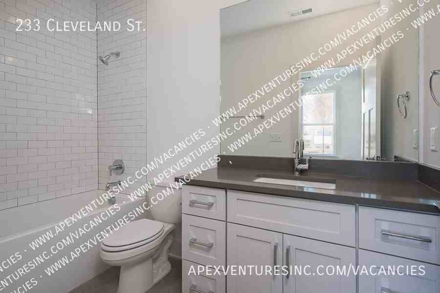233 Cleveland St - Photo 7 of 16