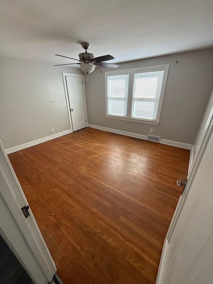 210 5th Ave - Photo 7 of 9