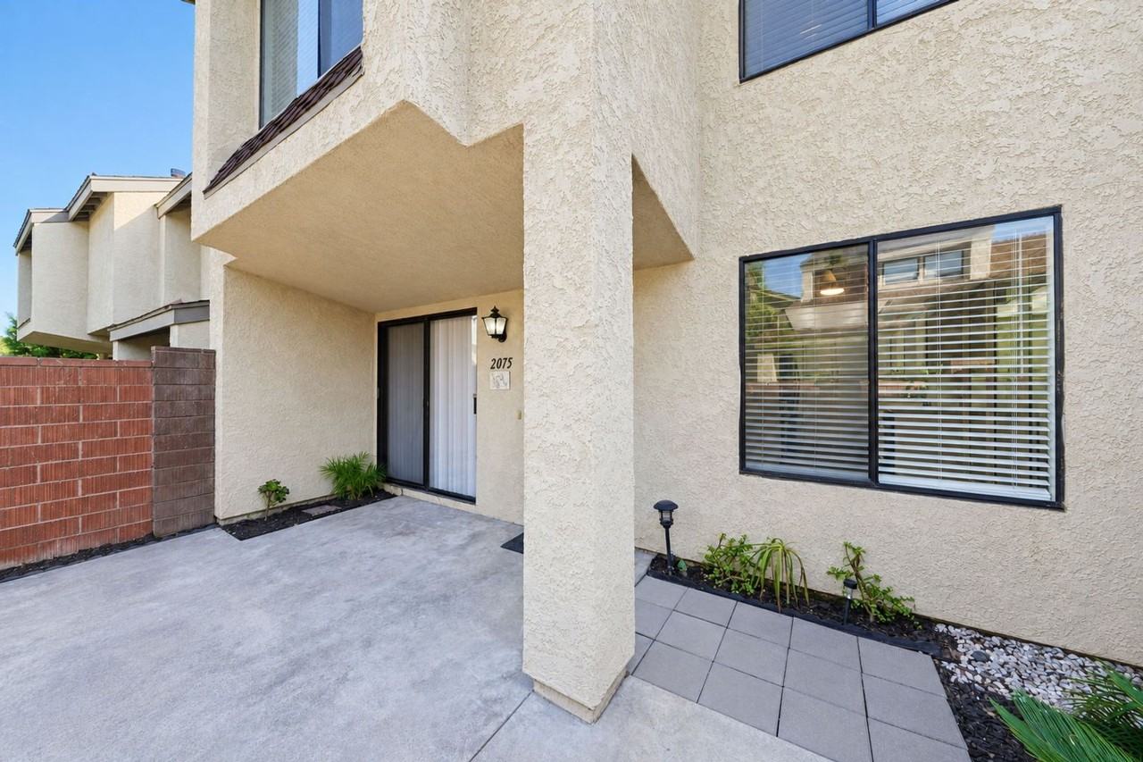 2075 S June Pl - Photo 3 of 20