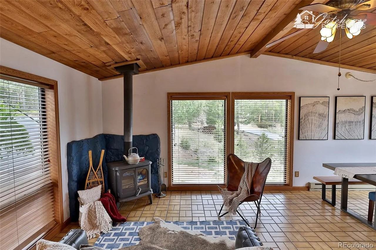 27888 Pine Grove Trl - Photo 4 of 26