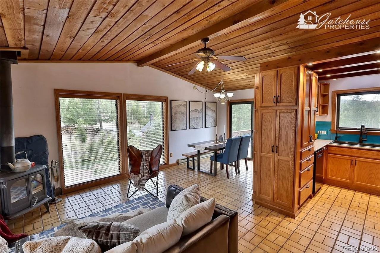 27888 Pine Grove Trl - Photo 7 of 26