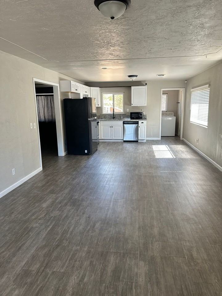 534 S Los Angeles St - Photo 3 of 12