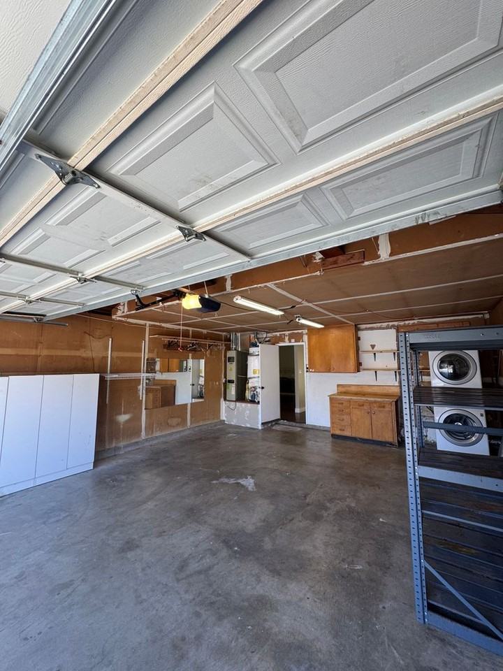 228 Essex Way - Photo 7 of 38