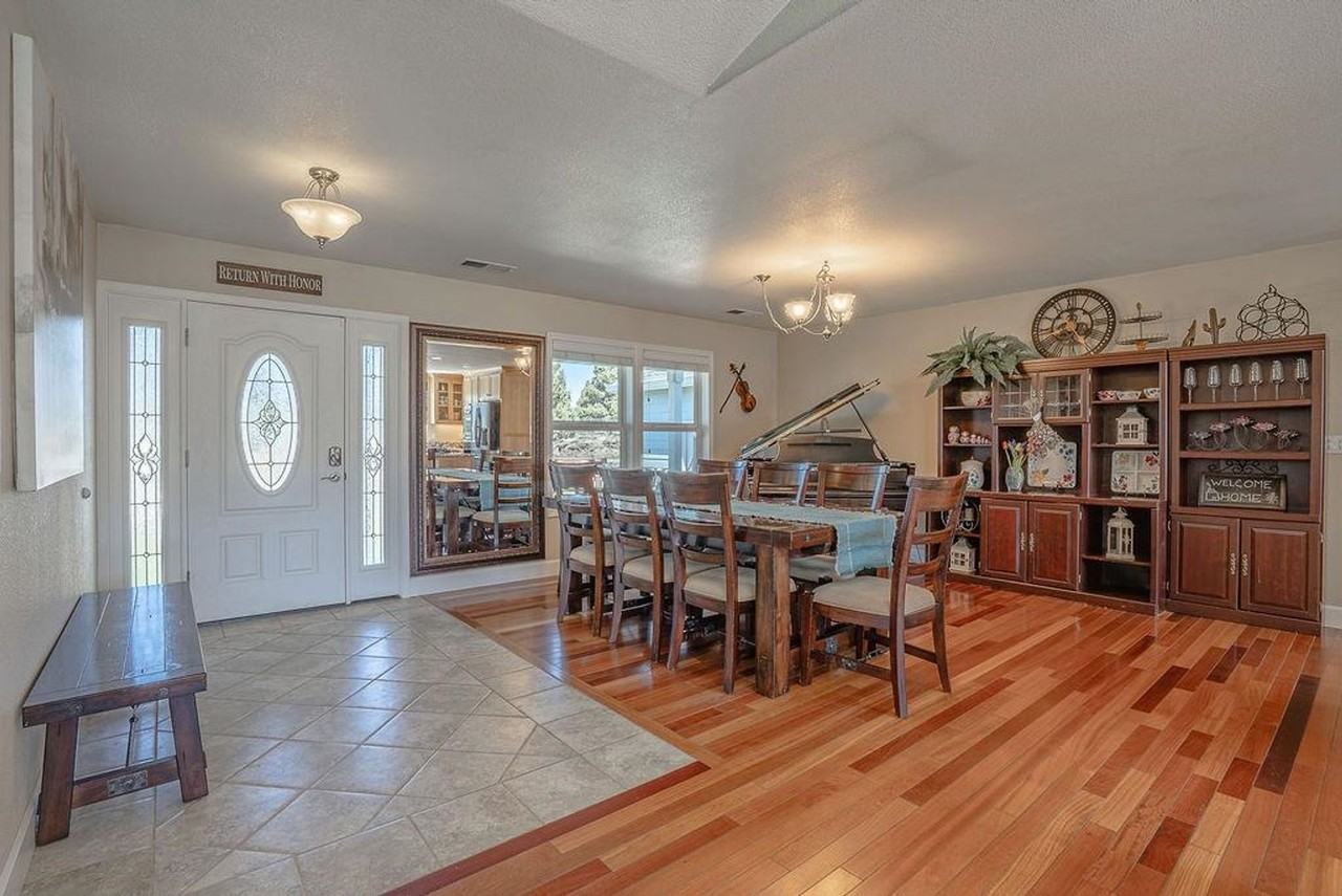 705-115 705-115 KennethLane - Photo 3 of 26