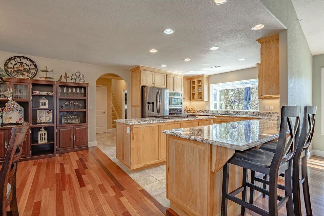 705-115 705-115 KennethLane - Photo 4 of 26