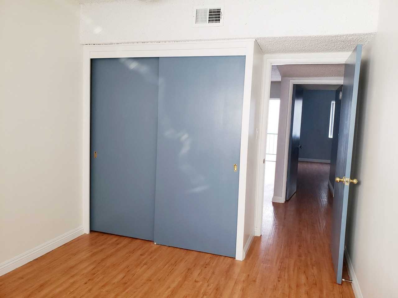 912 Centennial St - Photo 6 of 12