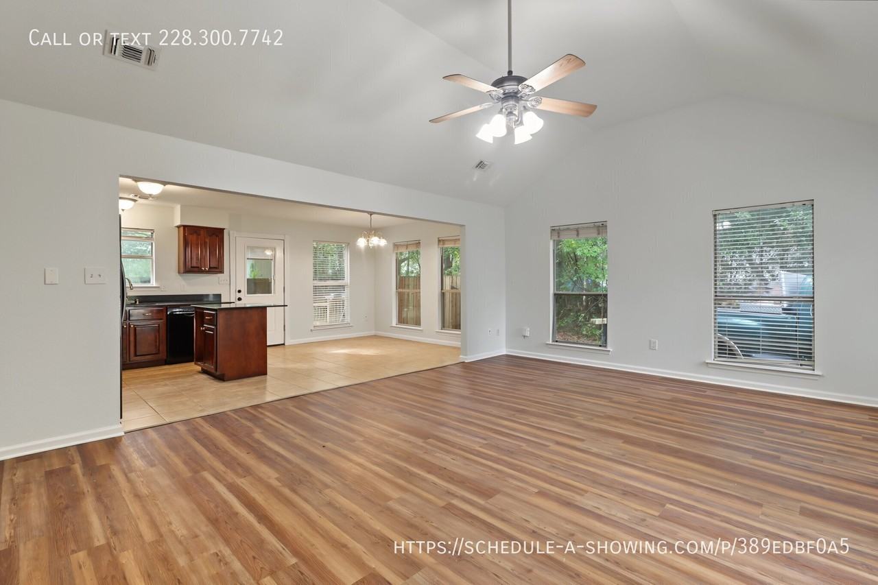1509 Fawn St - Photo 5 of 16