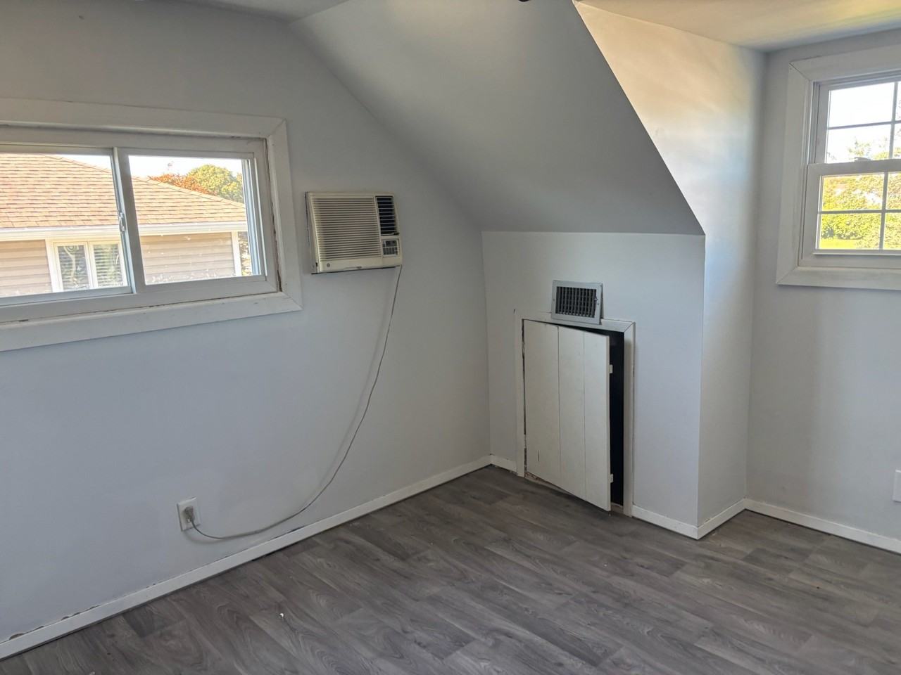 46 Peachtree Ln - Photo 4 of 9