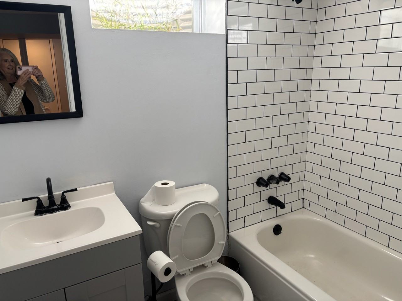 46 Peachtree Ln - Photo 5 of 9
