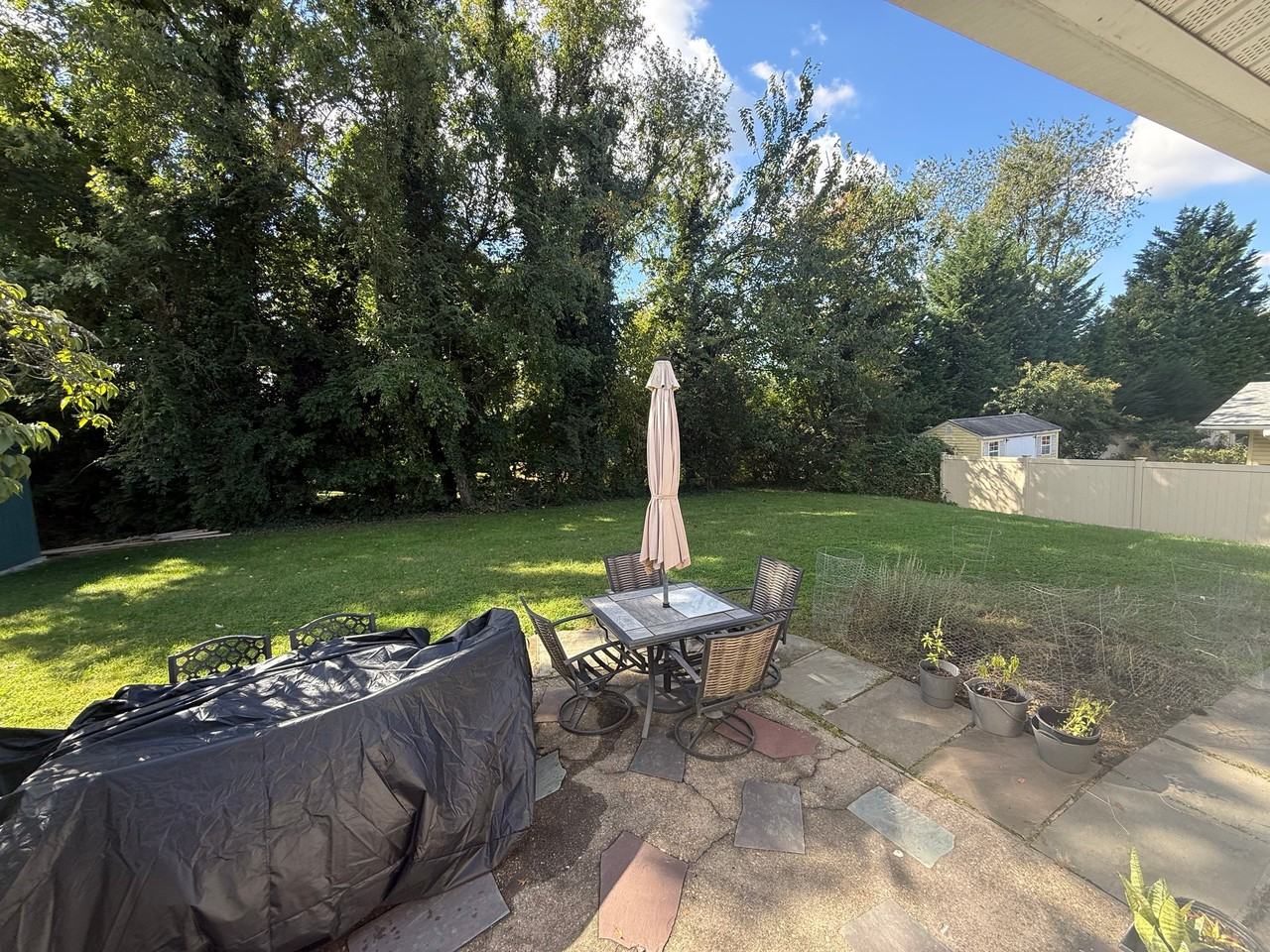 913 Northwest Dr - Photo 3 of 13