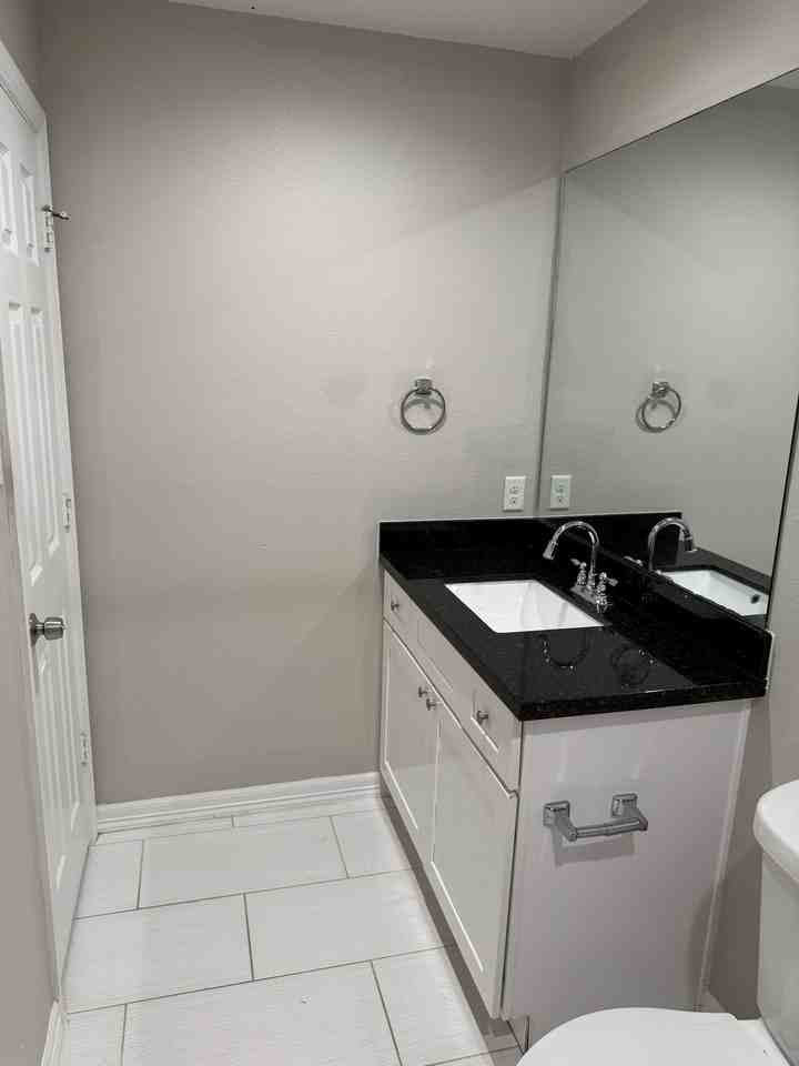 5005 Mallow St #B - Photo 3 of 20