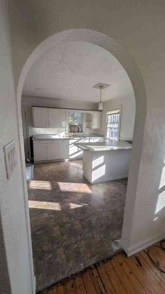 2010 Seabury Ave - Photo 2 of 11