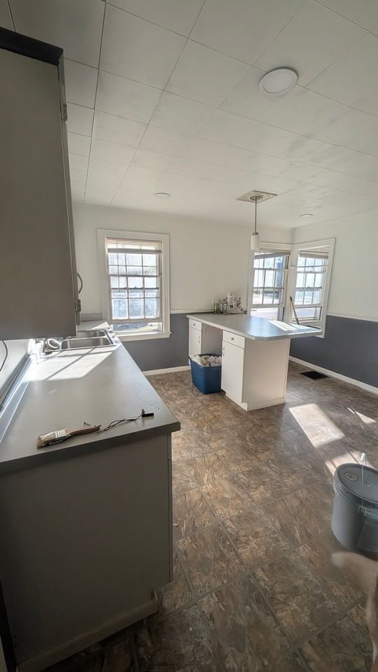 2010 Seabury Ave - Photo 4 of 11