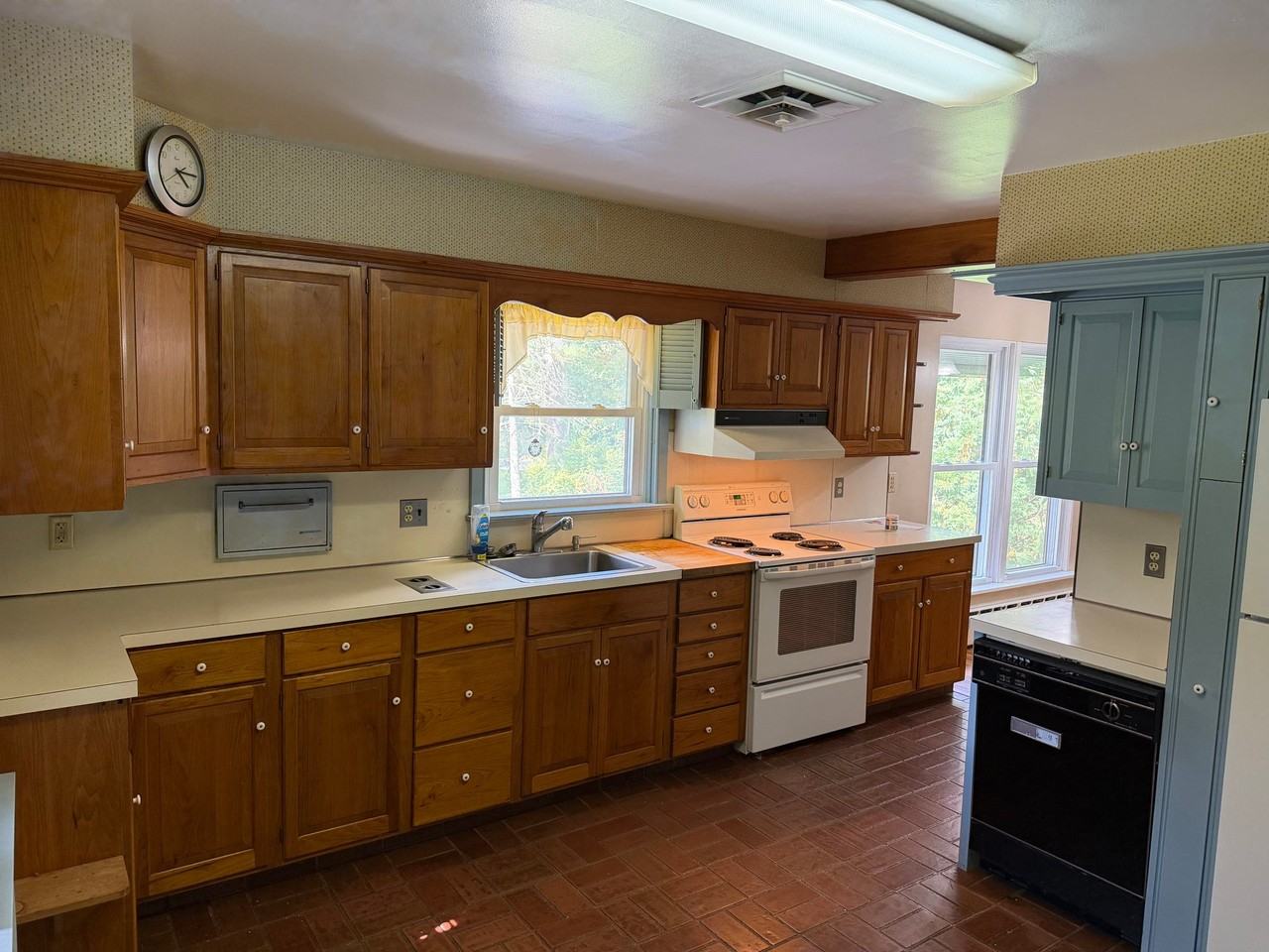 2420 Applebutter Rd - Photo 4 of 20