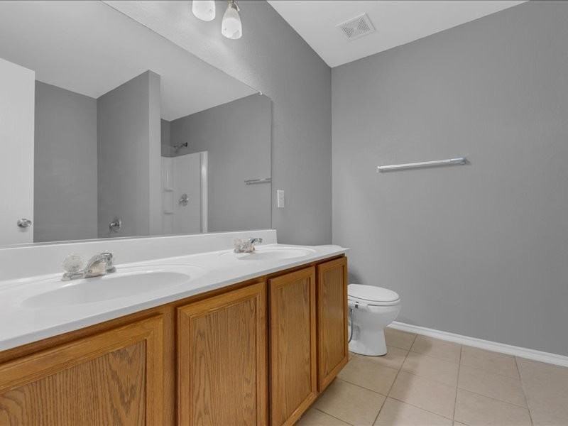 1106 Caroline Dr - Photo 7 of 15