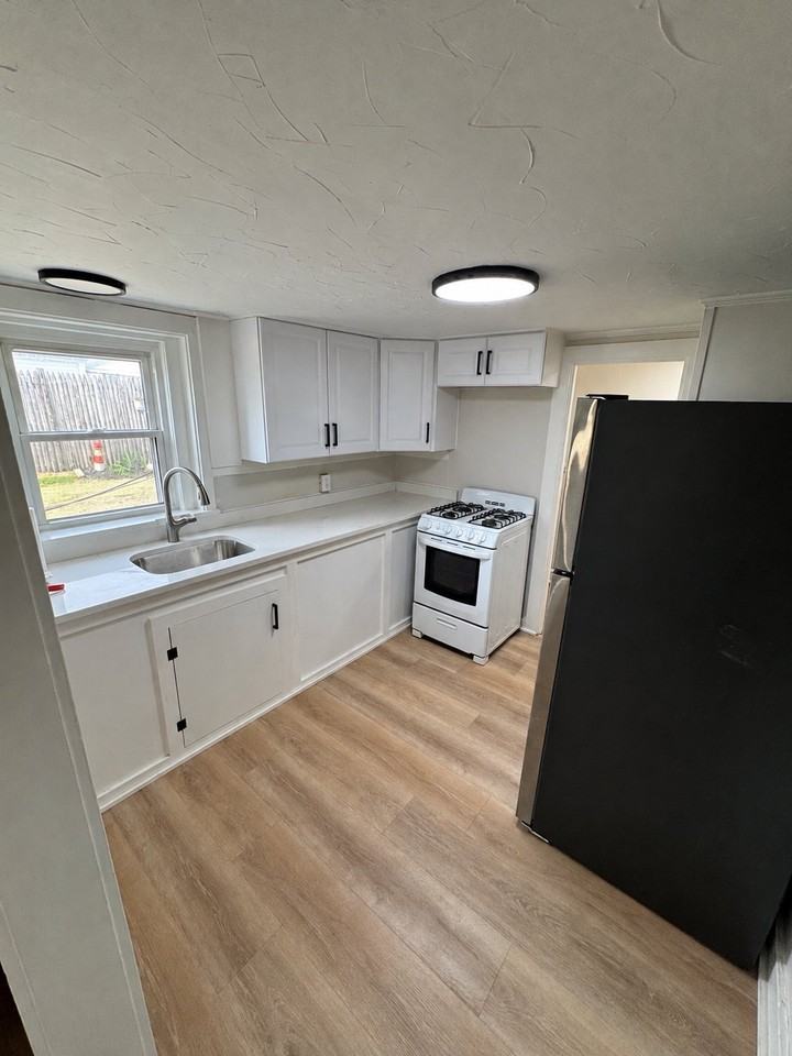 14 Fowler St #4