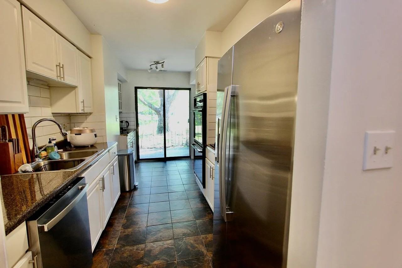 10 Old Oak Dr - Photo 4 of 8