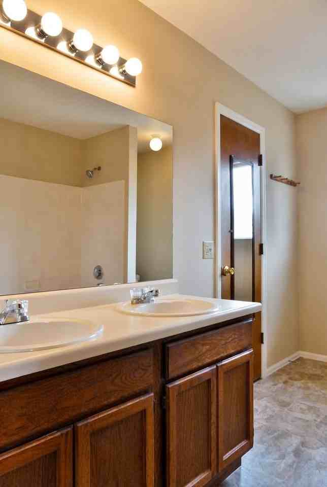 517 Autumn Pl - Photo 2 of 10