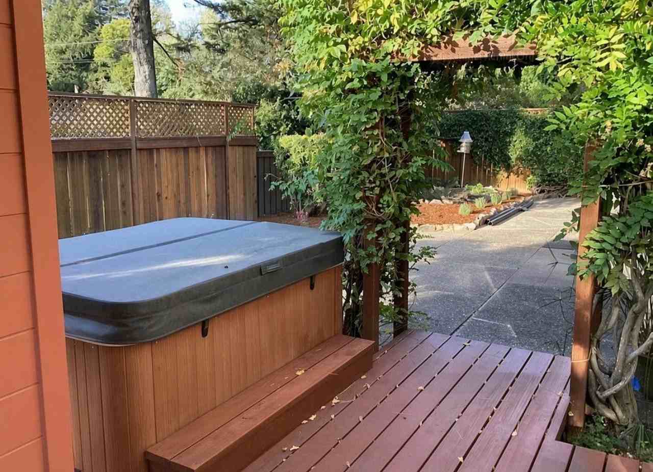 4746 Montgomery Dr - Photo 3 of 6