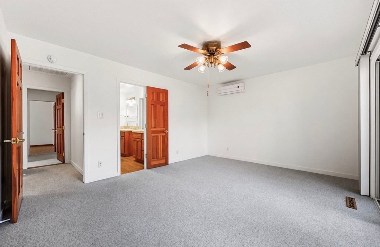 4746 Montgomery Dr - Photo 5 of 6