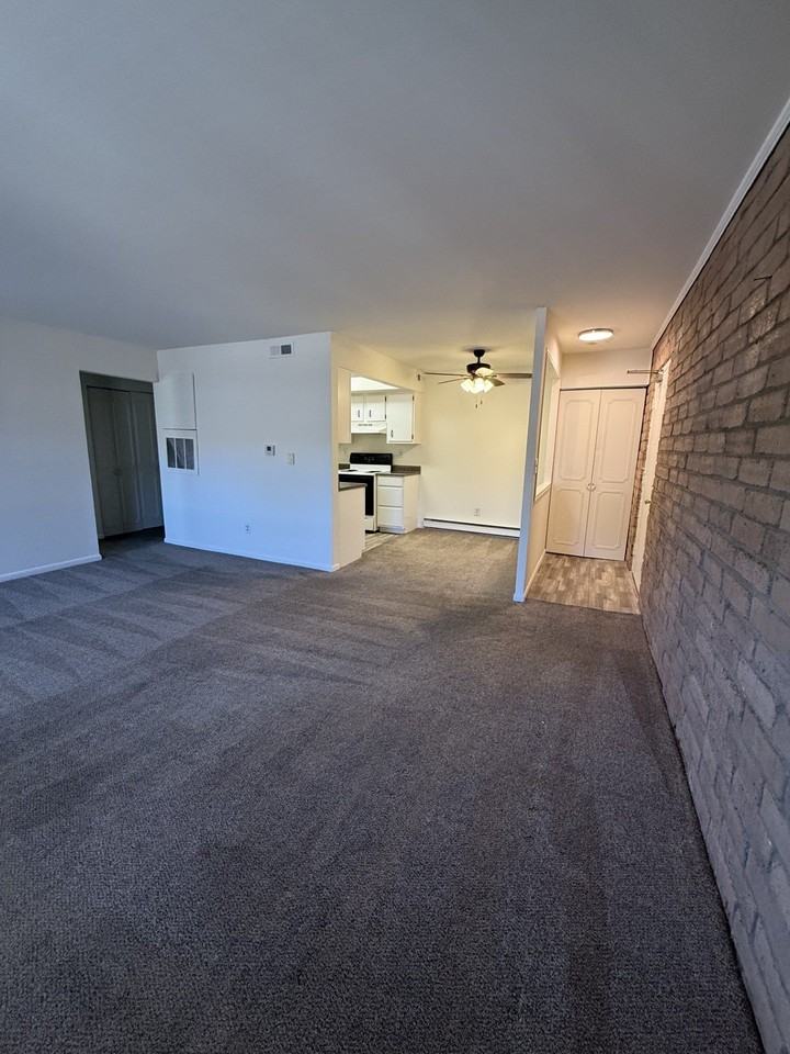 4 W Northwood Dr #5 - Photo 2 of 9