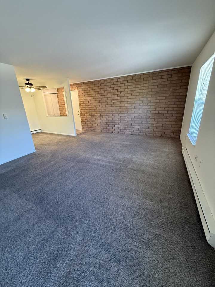 4 W Northwood Dr #5 - Photo 3 of 9