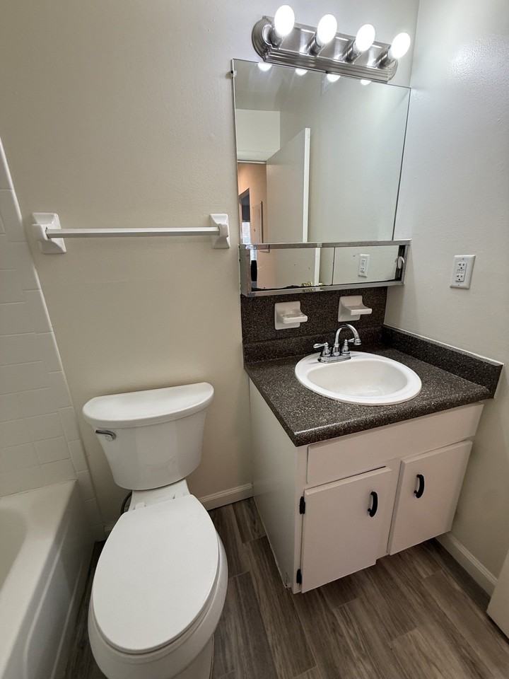4 W Northwood Dr #5 - Photo 5 of 9