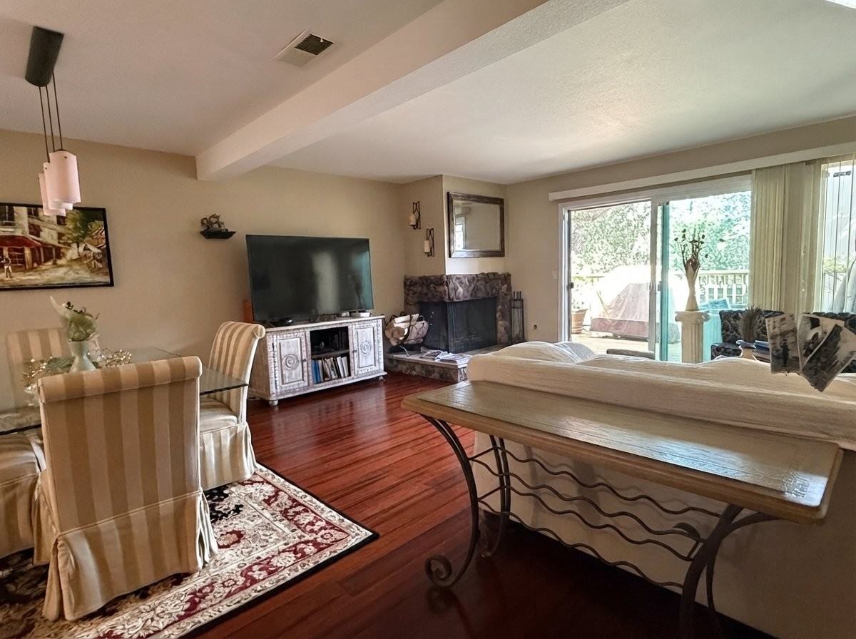 10 Park Crest Ct - Photo 3 of 20