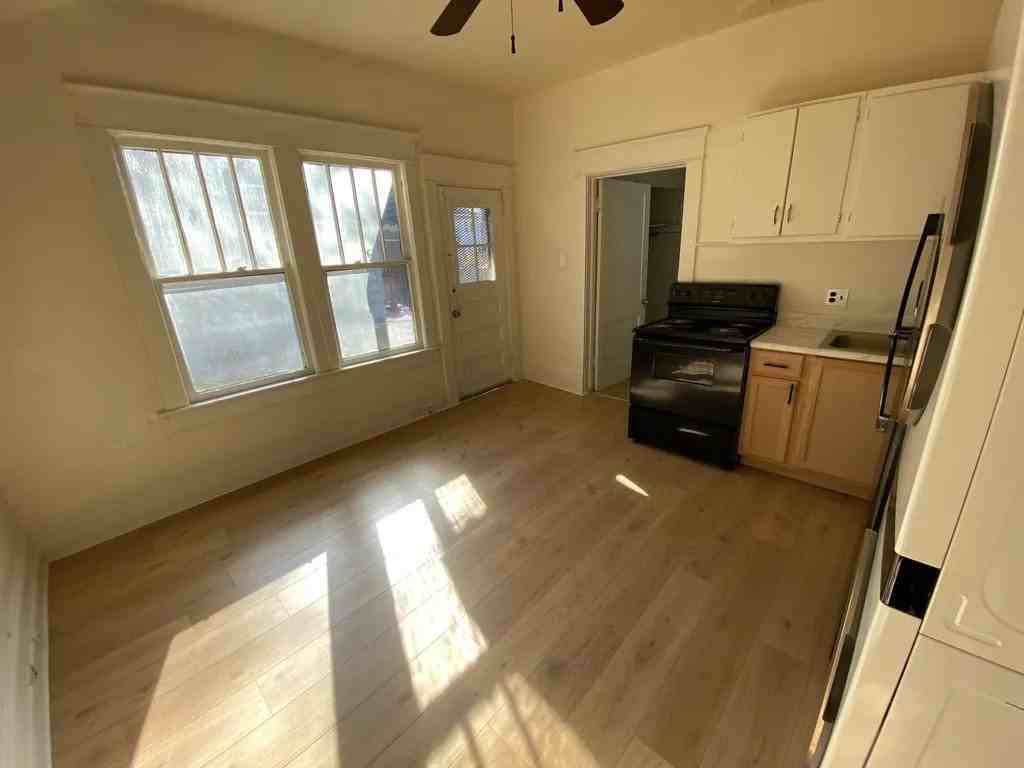 1127 Metropolitan Pkwy Sw #1 - Photo 4 of 11